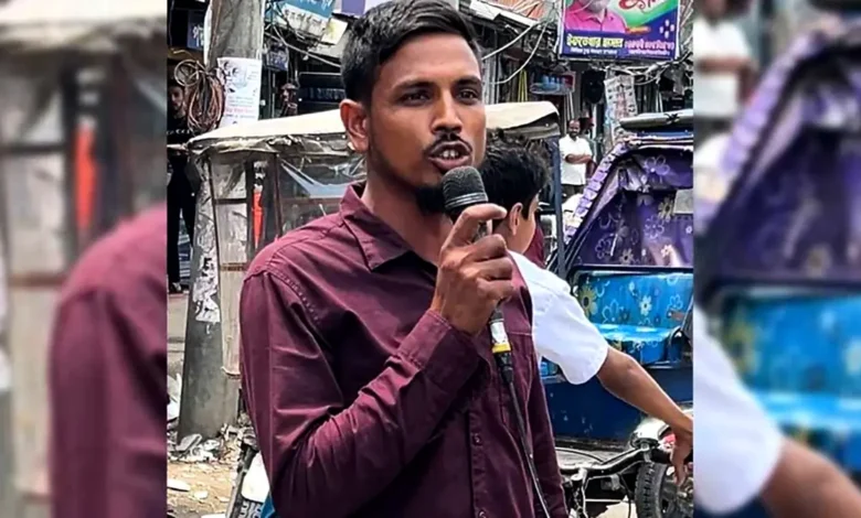 আ. লীগ কার্যালয়ের সামনে মাইকে স্লোগান, পুলিশ দেখে যুবকের পলায়ন