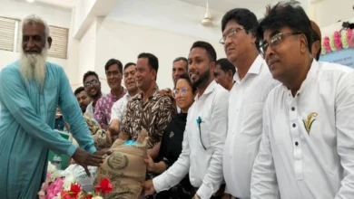 বগুড়ায় প্রান্তিক কৃষকদের সহায়তায় কৃষি প্রণোদনা, পেলেন ১৪২৪ জন