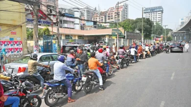 দাম বাড়লেও পাম্পে তেলের জন্য দীর্ঘ লাইন