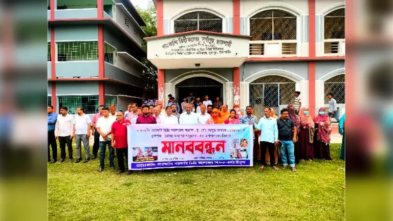 দুর্গাপুর দাওকান্দি কলেজের শিক্ষিকা হীরা সাময়িক বরখাস্ত, তদন্তের নির্দেশ