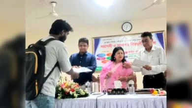 গাজীপুরে যুব উন্নয়নের: প্রশিক্ষণার্থীদের হাতে সনদ তুলে দিলেন ডিসি নূরুল করিম ভূঁইয়া