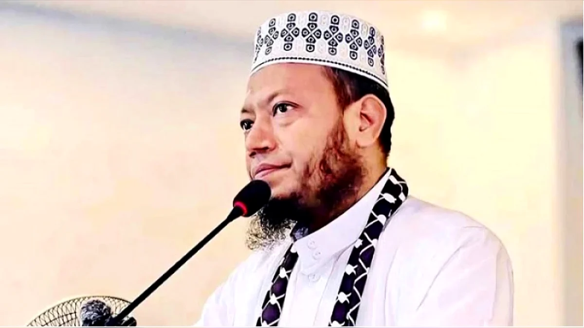 গ্রেপ্তারি পরোয়ানা জারির পর আগাম জামিন চাইলেন আমির হামজা