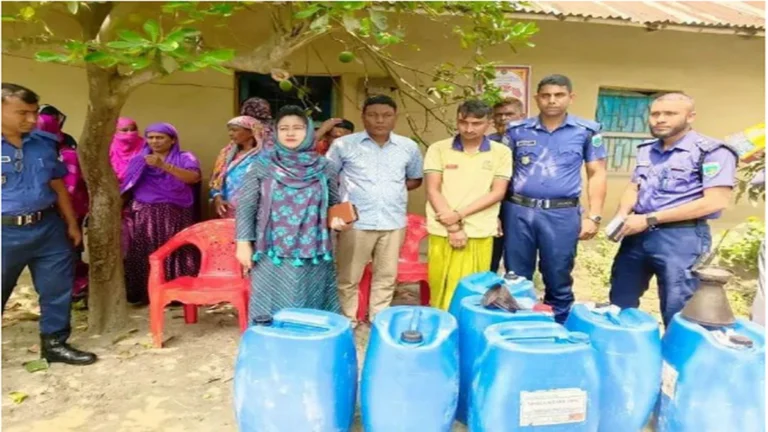 অবৈধ পেট্রোল মজুদে দুর্গাপুরে মোবাইল কোর্টের অভিযান,