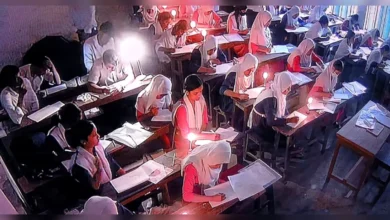 মোমবাতির আলোয় পরীক্ষা: সাড়ে ৪ হাজার শিক্ষার্থীর দুর্ভোগ