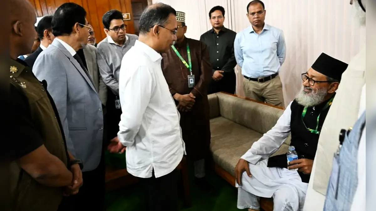 সংসদে হঠাৎ অসুস্থ এমপি রবিউল, খোঁজ নিলেন প্রধানমন্ত্রী