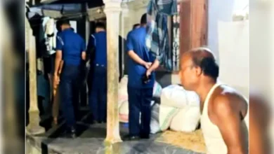 বগুড়ায় মধ্যরাতে ঘরে ঢুকে হিন্দু গৃহবধূকে গলা কেটে হত্যা।