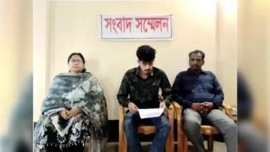 বীরগঞ্জে পাচারকারী প্রতারক চক্রের বিরুদ্ধে সংবাদ সম্মেলন