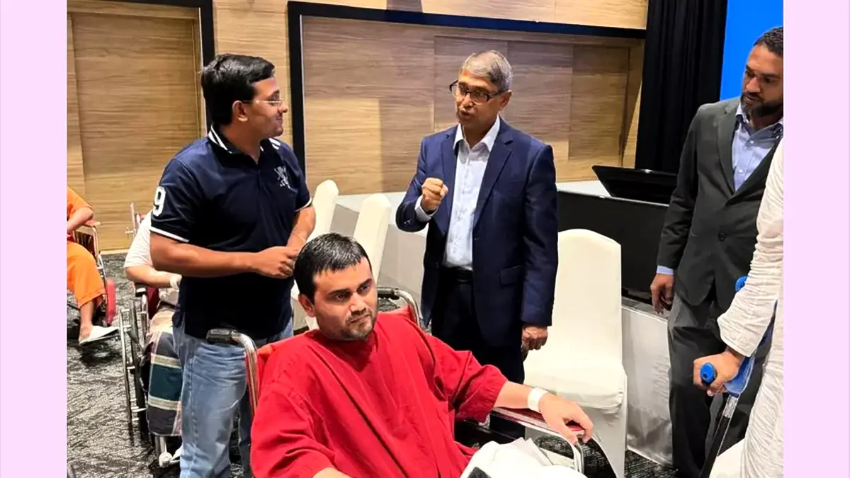 ব্যাংককে চিকিৎসাধীন জুলাই যোদ্ধাদের খোঁজ নিলেন মুক্তিযুদ্ধমন্ত্রী।