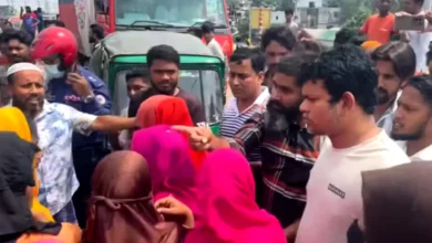 বকেয়া বেতন-ভাতার দাবিতে রূপগঞ্জে ঢাকা-সিলেট মহাসড়ক অবরোধ