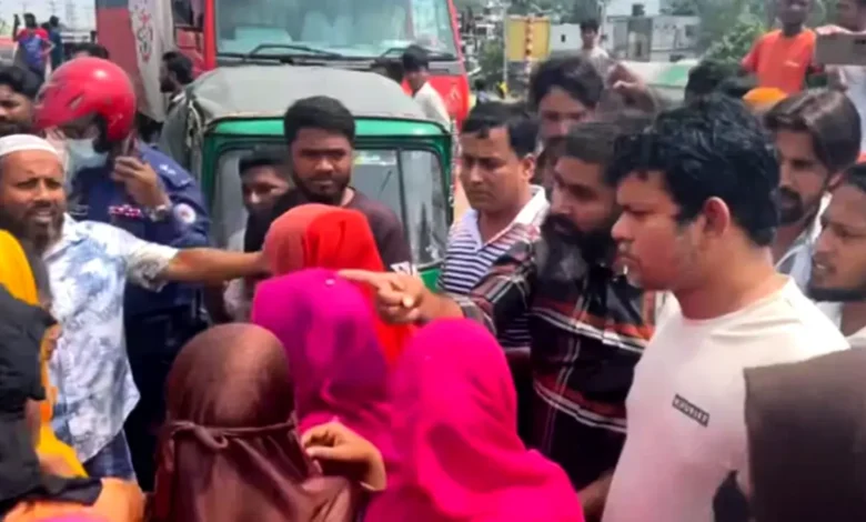 বকেয়া বেতন-ভাতার দাবিতে রূপগঞ্জে ঢাকা-সিলেট মহাসড়ক অবরোধ