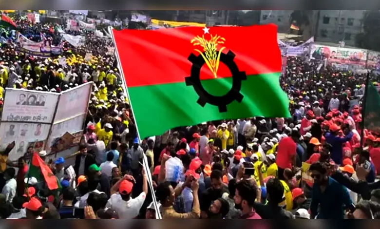 বিরোধীদের চাপ মোকাবিলায় তৃণমূলে ঝুঁকছে বিএনপি