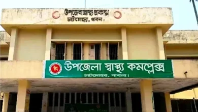 বৈদ্যুতিক তারে জড়িয়ে প্রাণ গেল ছেলের, হাসপাতালে মা