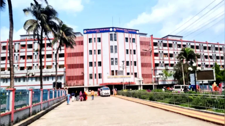 বকশিশের টাকা না পেয়ে অক্সিজেন মাস্ক খুলে নিলেন কর্মচারী, ২ মিনিটে রোগীর মৃত্যু