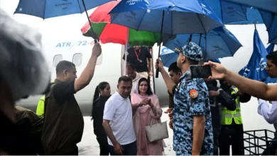 বৃষ্টি উপেক্ষা করেই শাহজালাল মাজারের পথে প্রধানমন্ত্রী