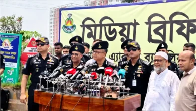 ছিনতাই ঝুঁকি এড়াতে হাটে ‘ক্যাশলেস লেনদেন’ করার পরামর্শ র্যাব ডিজির