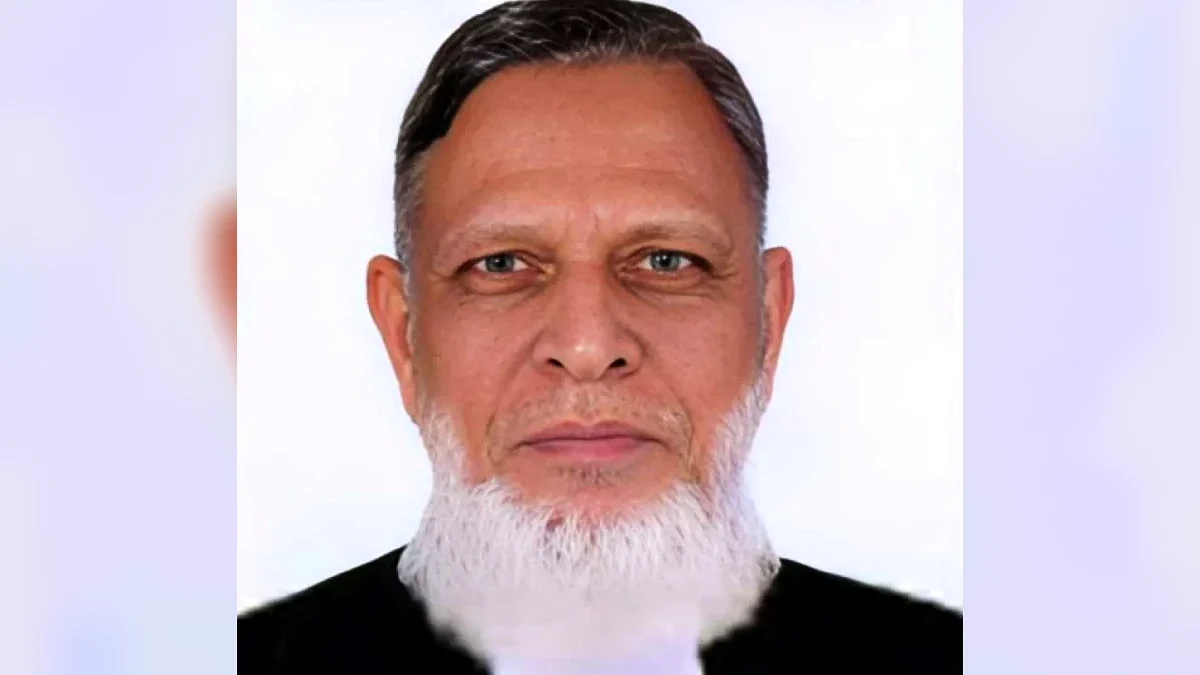 পদত্যাগ করলেন ডেপুটি অ্যাটর্নি জেনারেল রেজাউল করিম