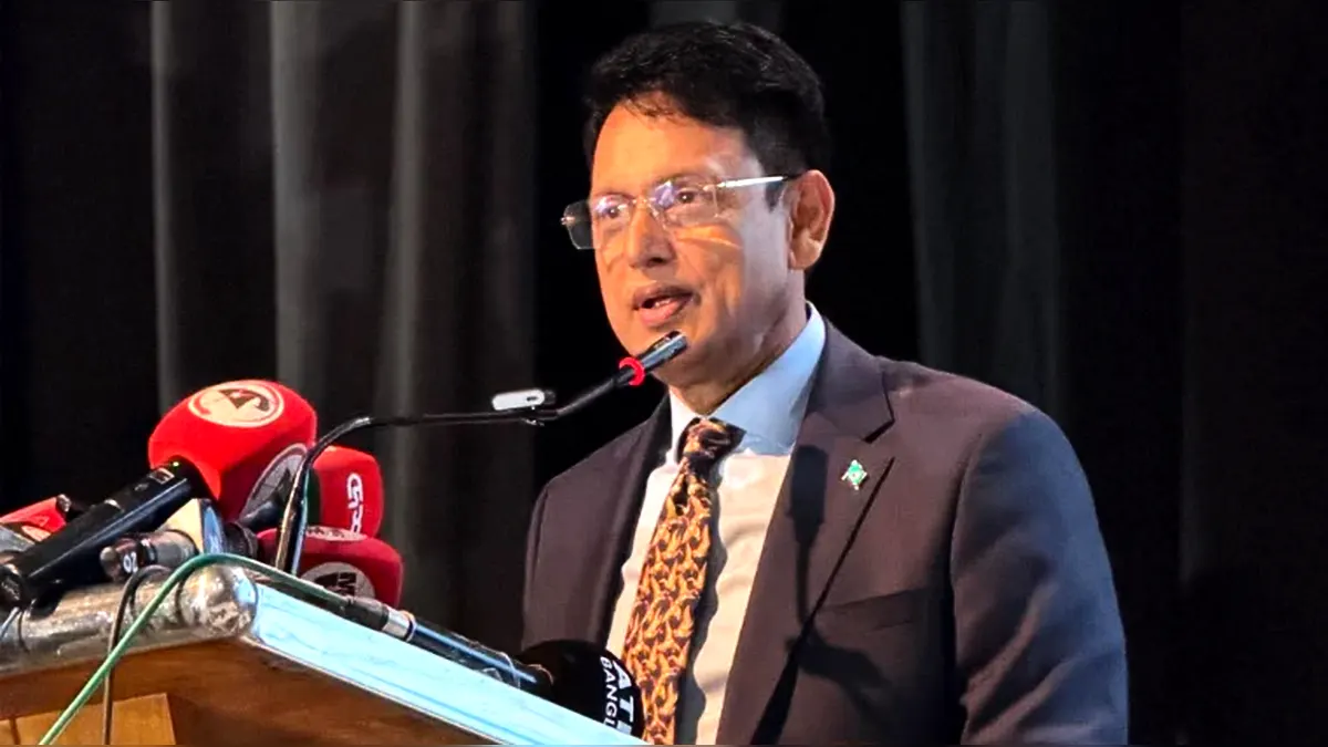 দেশের সব শিক্ষাপ্রতিষ্ঠানে সোলার প্ল্যান্ট বসানোর ঘোষণা শিক্ষামন্ত্রীর