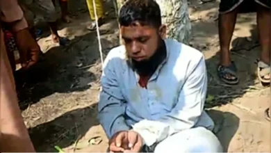 দুই সন্তানের জননীকে নিয়ে উধাও ইমামকে গাছে বেঁধে নির্যাতন