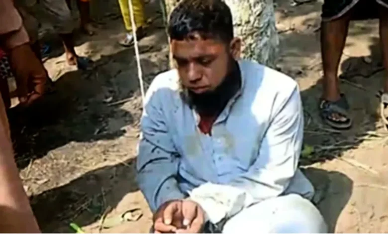 দুই সন্তানের জননীকে নিয়ে উধাও ইমামকে গাছে বেঁধে নির্যাতন