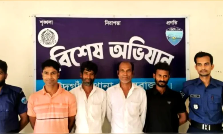 ঈদগাঁওয়ে পুলিশের পৃথক অভিযানে ৪ আসামী গ্রেফতার