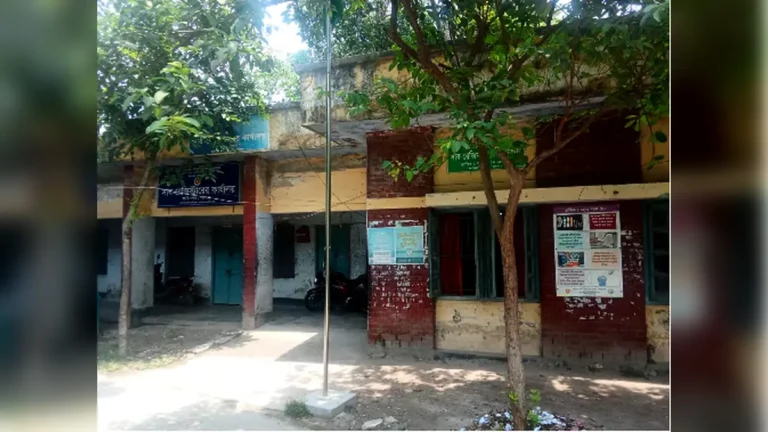 ফরিদপুর উপজেলায় দীর্ঘদিন যাবৎ নিয়মিত সাব-রেজিস্ট্রার না থাকায় দুর্ভোগ চরমে