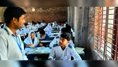 জীবনের কঠিন পরীক্ষাঃ মায়ের লাশ রেখে এসএসসি দিল মারুফ