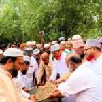 কালিগঞ্জ জিরো পয়েন্টে ভেঙে যাওয়া বাঁধের মেরামত কাজের উদ্বোধন করেন