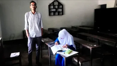 কেন্দ্রে পরীক্ষার্থী একজন, দায়িত্বে ৮ জন