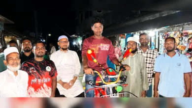 কলারোয়ায় শ্রমিক কল্যাণ ফেডারেশনের উদ্যোগে মোটরভ্যান ও ছাগল বিতরণ