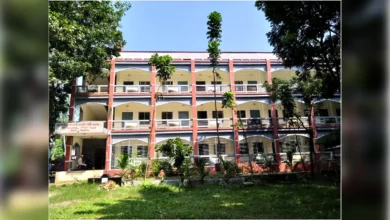 কলেজের হিন্দু ছাত্রী নিয়ে কলেজ শিক্ষক পলাতক
