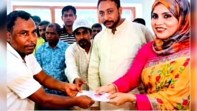 মাদারীপুরে অসহায় পরিবারের মাঝে নগদ সহায়তা