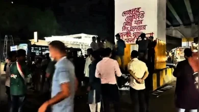 মেয়র শাহদাতকে উপেক্ষা করে রাতে ছাত্র শিবিরের গ্রাফিতি
