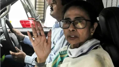 মমতাকে ঘিরে ‘চোর চোর’ স্লোগান, এলাকায় তীব্র উত্তেজনা