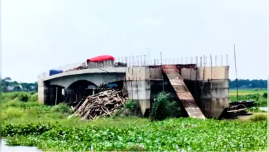 মুন্সিগঞ্জে চাঁদা না পেয়ে নির্মাণ শ্রমিকদের ওপর হামলার অভিযোগ, সেতুর কাজ বন্ধ