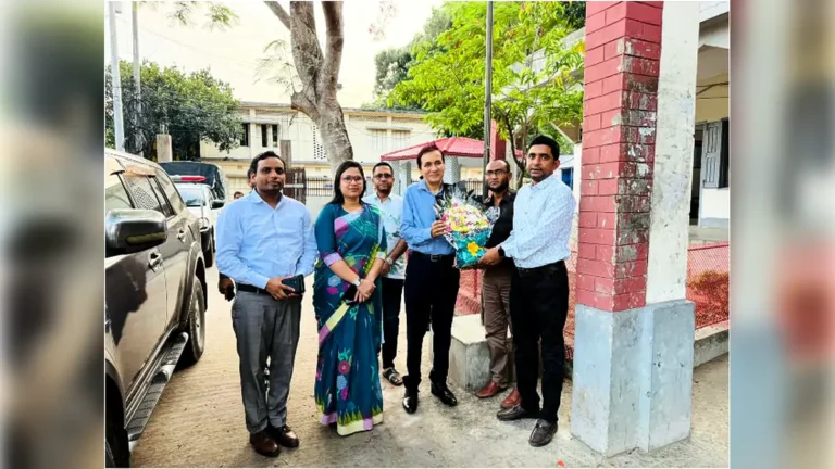 নরসিংদীর একাধিক ভূমি অফিস পরিদর্শন করলেন অতিরিক্ত বিভাগীয় কমিশনার
