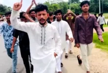 নরসিংদীতে ঢাকা-সিলেট মহাসড়কে যুবলীগের ঝটিকা মিছিল