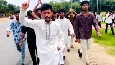 নরসিংদীতে ঢাকা-সিলেট মহাসড়কে যুবলীগের ঝটিকা মিছিল
