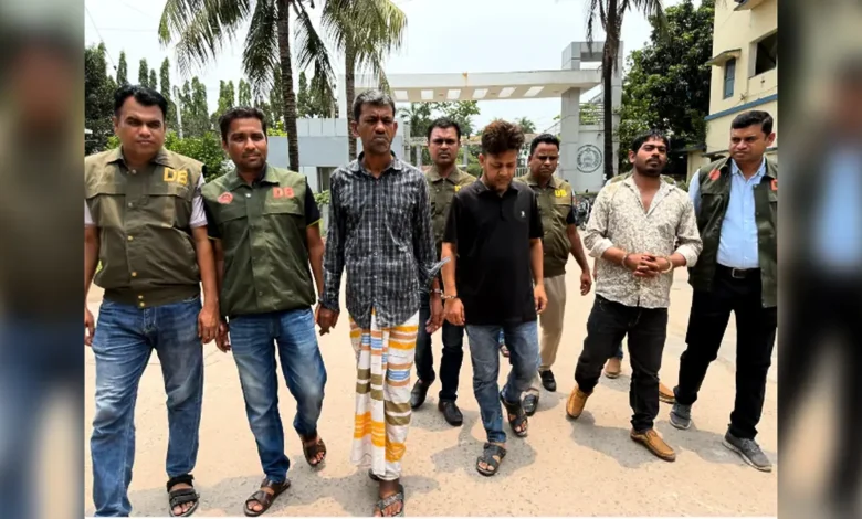 পাবনা মেডিকেলে ঠিকাদারের কাছে ২০ লাখ চাঁদা দাবি-মারধর, গ্রেপ্তার ৩