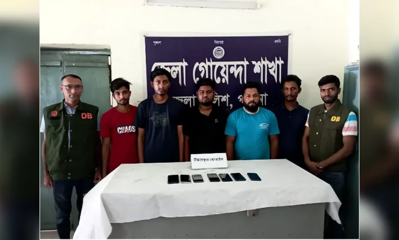 পাবনায় ডিবির অভিযানে অনলাইন জুয়ারু চক্রের ৫ সদস্য আটক