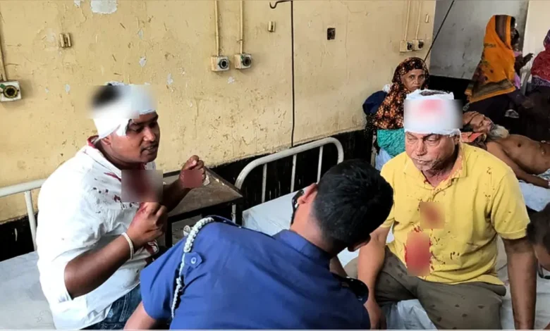 পাবনায় ইউপি মার্কেটের পজিশন বরাদ্দ নিয়ে চেয়ারম্যান ও ব্যবসায়ীদের দ্বন্দ্ব; সংঘর্ষে আহত ১০