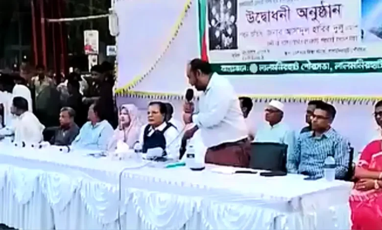 পৌনে ২ মিনিটের বক্তব্যে মন্ত্রীকে ৪৯ বার ‘স্যার’ বললেন পৌর প্রশাসক