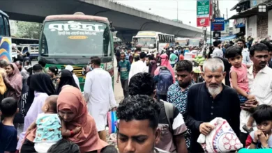 পরিবারের সঙ্গে ঈদ করতে আজও ঘরমুখো মানুষের ভিড়