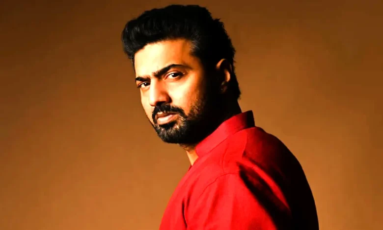 দেব রাজনীতি ছাড়তে চান, অভিনয়ে মন দেবেন
