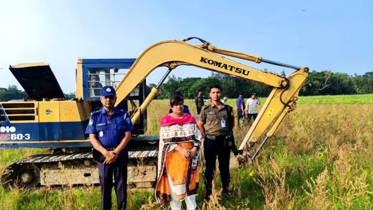 রামগতিতে কৃষি জমির উর্বর মাটি কাটায় দেড় লাখ টাকা জরিমানা
