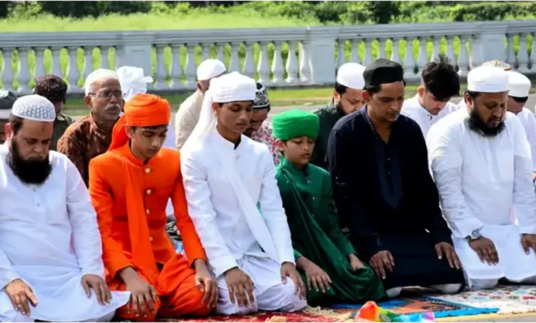 রাস্তায় নামাজ আদায়ে শুভেন্দুর নিষেধাজ্ঞা
