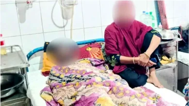 সালিশে কোলাকুলির সময় গোপনাঙ্গ চেপে ধরে হত্যাচেষ্টা