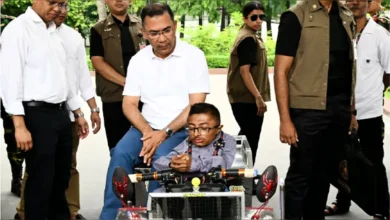 বিশেষ চাহিদাসম্পন্ন তরুণের বানানো ‘স্মার্ট কারে’ চড়লেন প্রধানমন্ত্রী