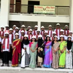 লুঙ্গি-গেঞ্জি গামছা আর মাথায় হেলমেট পড়ে শেষ ক্লাস উদযাপন শিক্ষার্থীদের