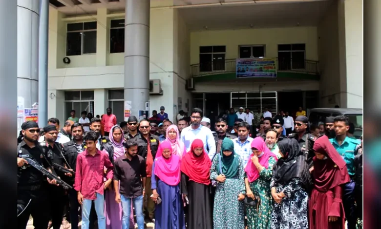 শের-ই-বাংলা মেডিকেলে দালালচক্রের ৮ সদস্য আটক