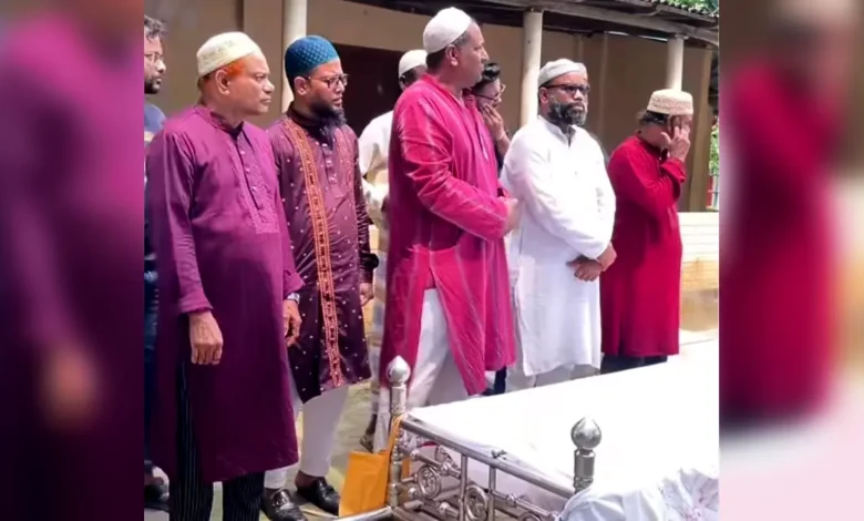 সলঙ্গায় রত্নগর্ভা মায়ের দাফন সম্পন্ন, জানাযায় মানুষের ঢল